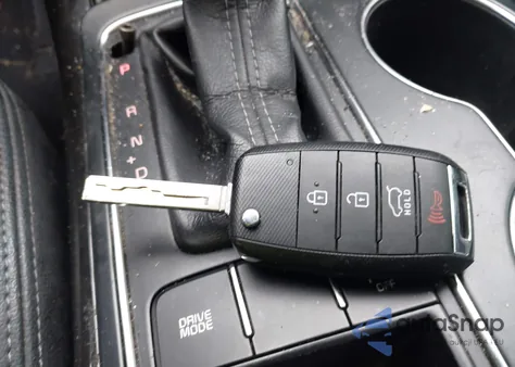 2016 Kia Sorento 2.0T Ex z USA, uszkodzony, nr VIN 5XYPH4A10GG004771